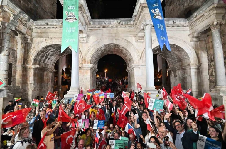 Kaleiçi Old Town Festivali 21 ülkeden 26 şehrin heyetlerini ağırlayacak