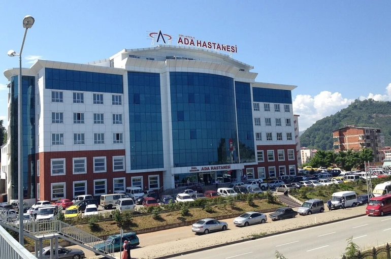 Kalp krizi nedeniyle gelen hastaya "kas ağrısı" tanısı konup taburcu eden hastane hakkında bakanlık soruşturma izni verdi