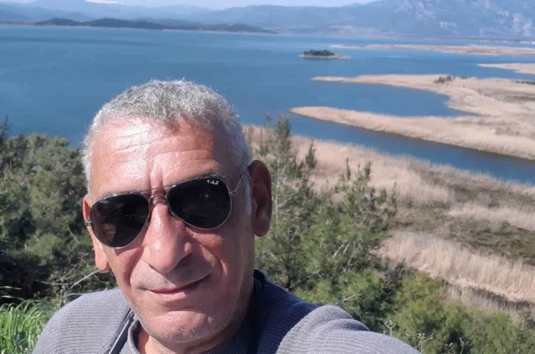 Kalp krizine yenilen öğretmen son yolculuğuna uğurlandı