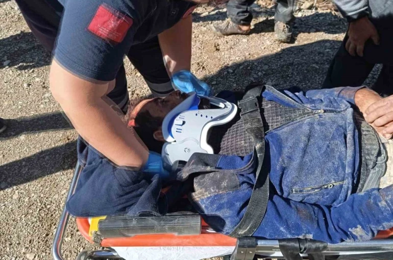 Kamyon uçuruma yuvarlandı, sürücü hayatını kaybetti