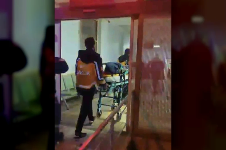 Kamyonet şarampole yuvarlandı: 5 yaralı