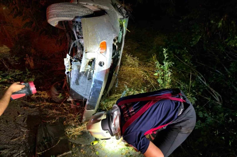 Kanala uçan otomobil hurdaya döndü: 1 yaralı