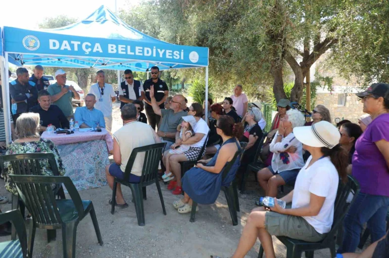 Kanalizasyon sorununun çözüldüğü Çomarlık’ta vatandaşlarla bir araya gelindi