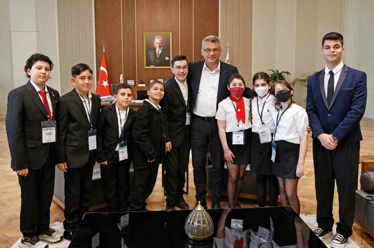 Kanseri yenen 8 kahraman çocuk Kıbrıs’ta devletin zirvesiyle buluştu