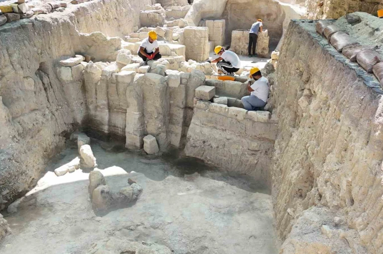 Kapadokya Alan Başkanı Aslanbay, Göreme’deki kurtarma kazılarını yerinde inceledi