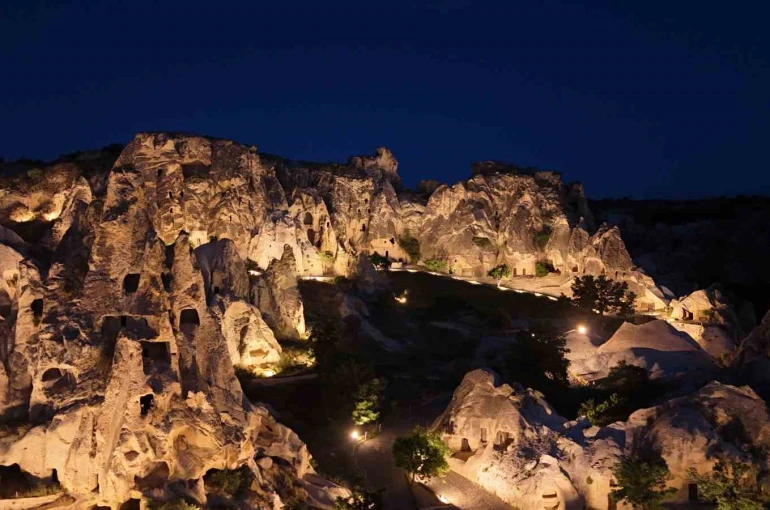 Kapadokya ışıl ışıl oldu