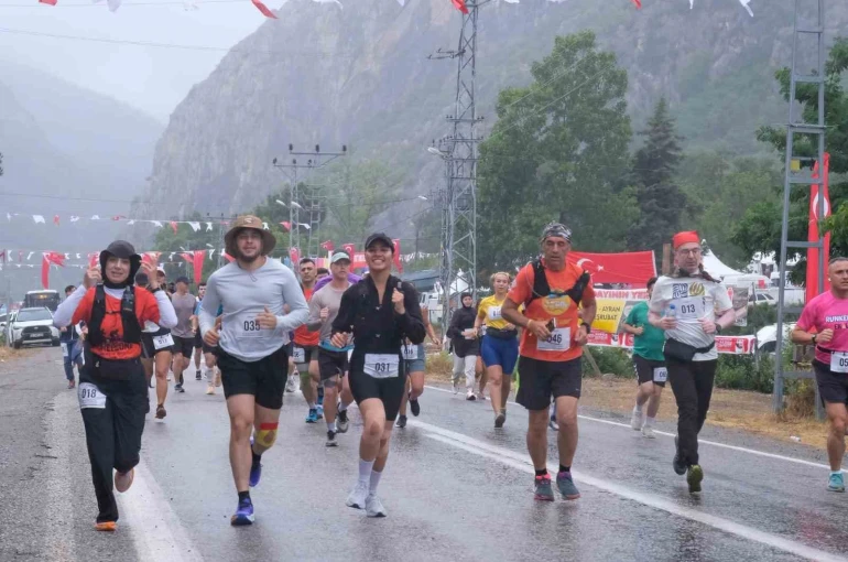 Kapıkayafest’te 21 kilometrelik dağ koşusunda nefes kesen mücadele