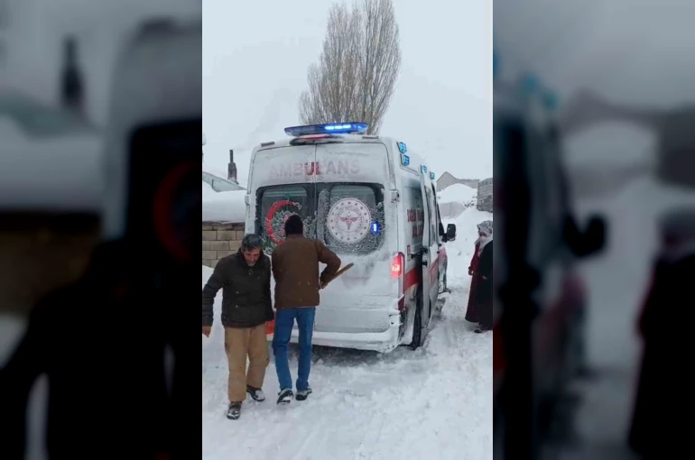 Kar engel tanımadı: Cihaza bağlı 7 yaşındaki Sinan hastaneye ulaştırıldı