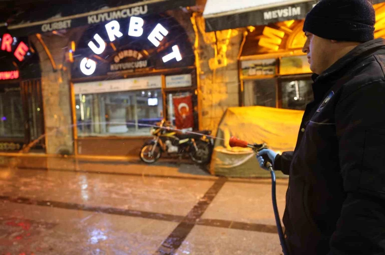 Kar yağışına karşı Tokat Belediyesi’nden etkin mücadele