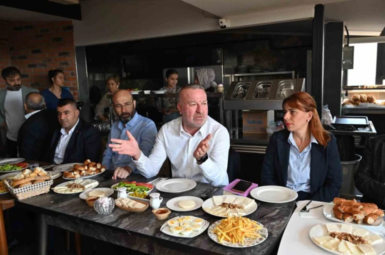 Karabatı’dan sevgiyolu esnafıyla "prestij" buluşması