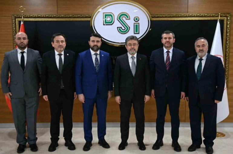 Karabük heyeti Bakan Kacır ve Bakan Yumaklı ile görüştü