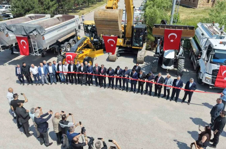 Karabük İl Özel İdaresine 13 yeni araç ve iş makinesi kazandırıldı