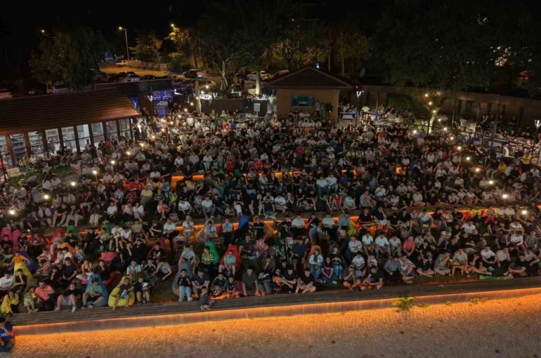 Karabük’te Dünya Kupası finali dev ekranda izlendi