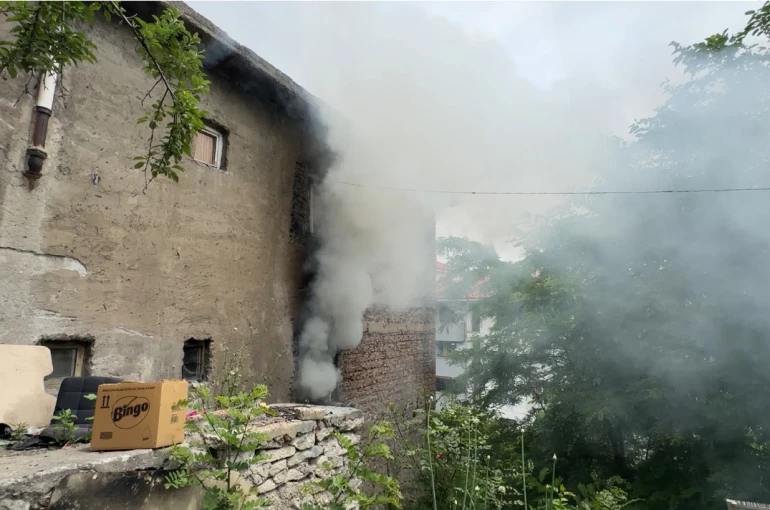 Karabük’te ev yangını büyümeden söndürüldü