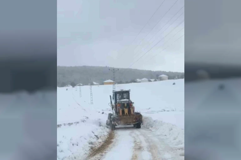Karabük’te kar yağışı nedeniyle 109 köy yolu ulaşıma kapandı