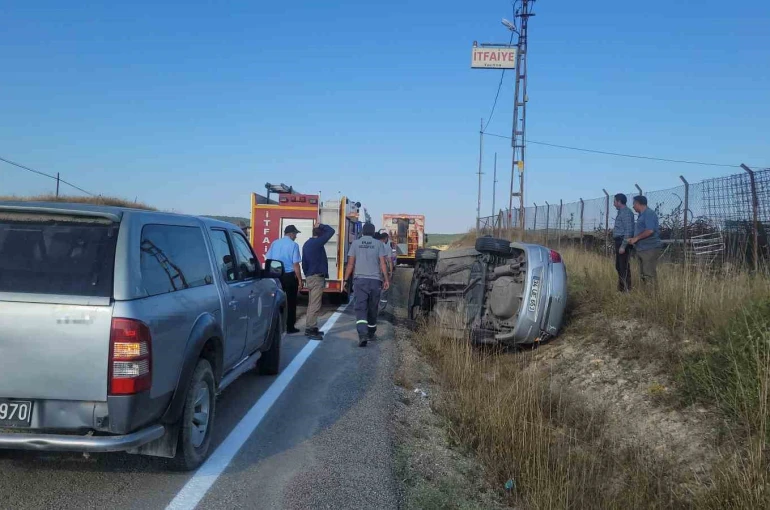 Karabük’te otomobil devrildi, 2 kişi yaralandı