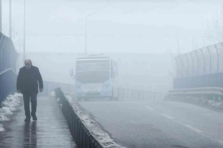 Karabük’te yoğun sis görüş mesafesini düşürdü