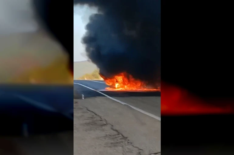 Karabük’teki feci kaza kamerada: Otomobilller alev topuna döndü