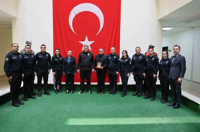 Karaburun’dan personele vefa