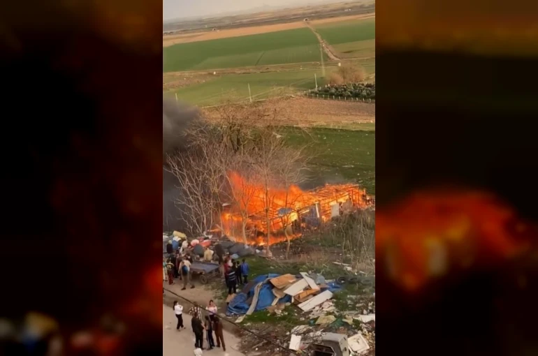 Karacabey’de ağıl alev alev yandı