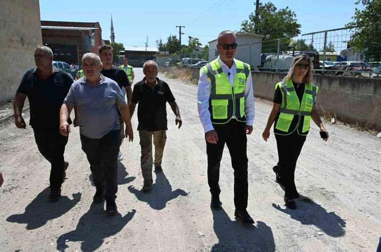 Karacabey’de asfalt mesaisi aralıksız sürüyor 