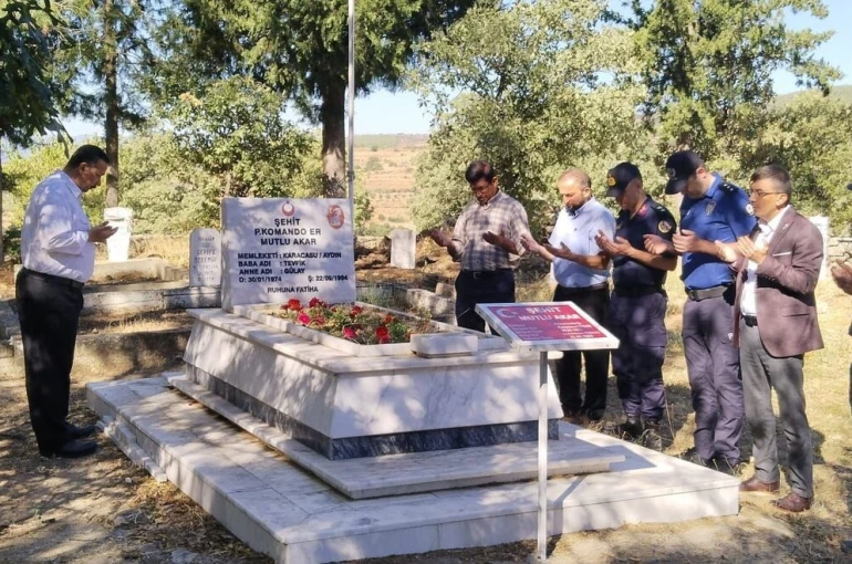 Karacasulu şehit Akar mezarı başında anıldı