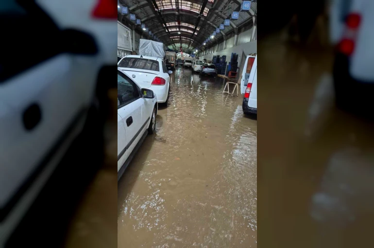 Karadeniz Ereğli’de sağanak ve dolu, hayatı felç etti