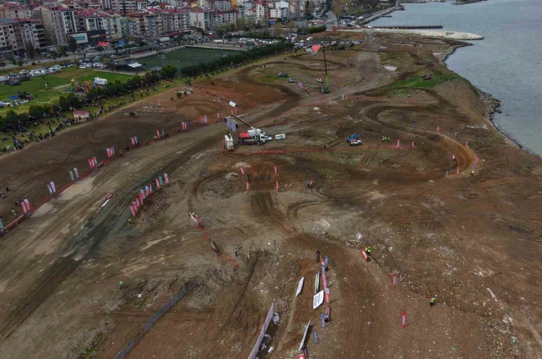 Karadeniz sahilinde adrenalin fırtınası: Trabzon’da off-road yarışları, final etabıyla devam etti