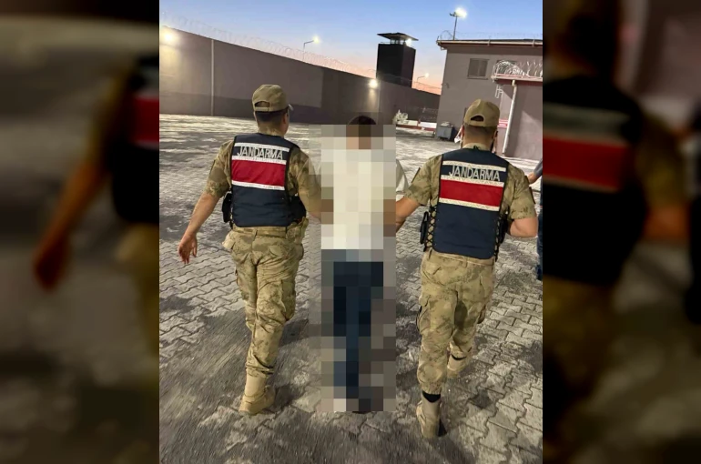 Karaköprü’de aranan şahıs yakalandı