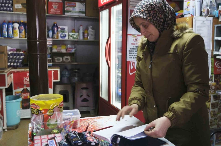Karaman’da hayırsever, mahalle bakkalındaki borcu kapattı