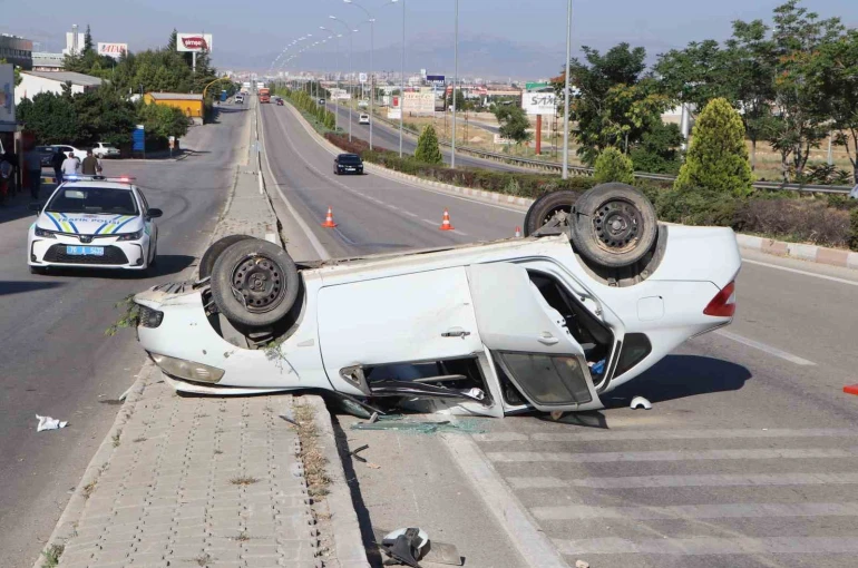 Karaman’da otomobil takla attı: 5 yaralı