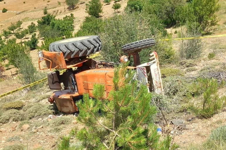 Karaman’da traktör devrildi: 1 ölü