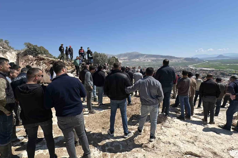 Karamanlı’da vatandaşlar mermer ocağına karşı ayaklandı