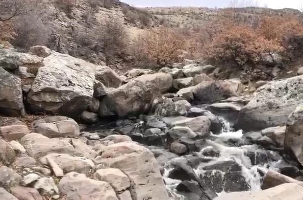 Karapınar'da eriyen kar suları derelere canlandırdı