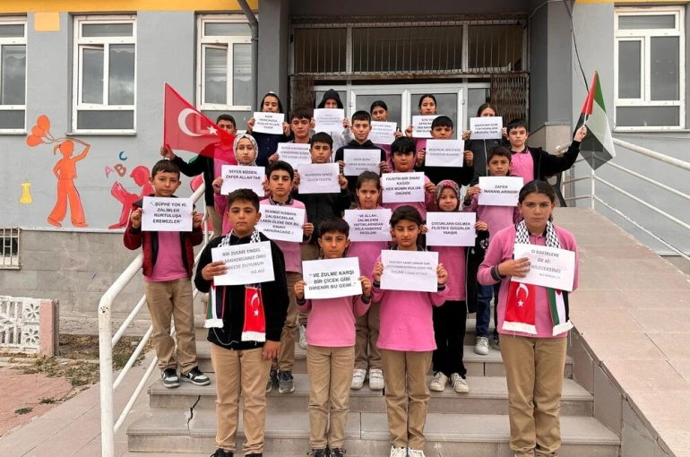 Karapınar'da küçük öğrencilerden Filistin için anlamlı etkinlik
