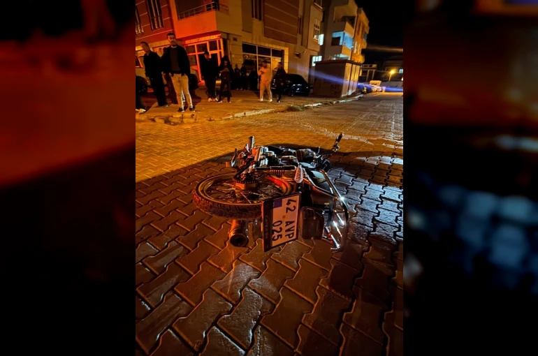 Karapınar'da motosiklet ile otomobil çarpıştı: 2 yaralı