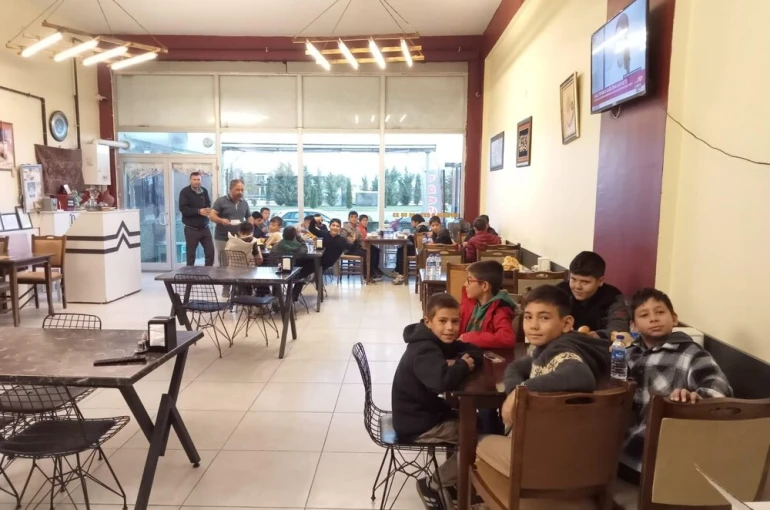 Karapınar’da öğrenciler sabah namazında buluştu