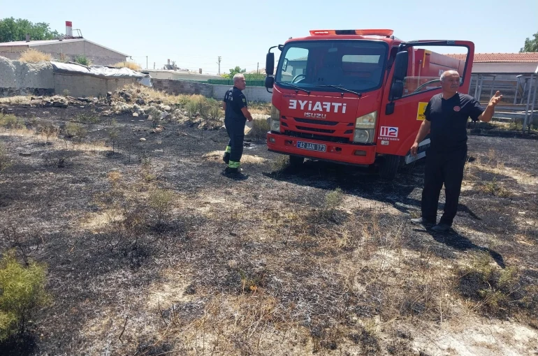 Karapınar’da ot yangını paniğe neden oldu