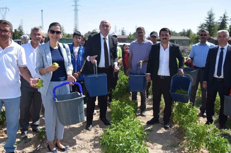Karapınar’da "Doğayla El Ele Öğreniyorum, Üretiyorum, Paylaşıyorum" projesi meyvelerini veriyor