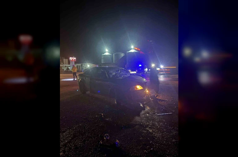 Karapınar’da otomobil ile çekici çarpıştı: 5 yaralı