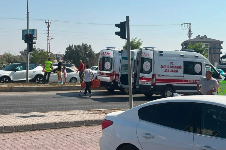 Karapınar’da otomobiller çarpıştı: 2 yaralı