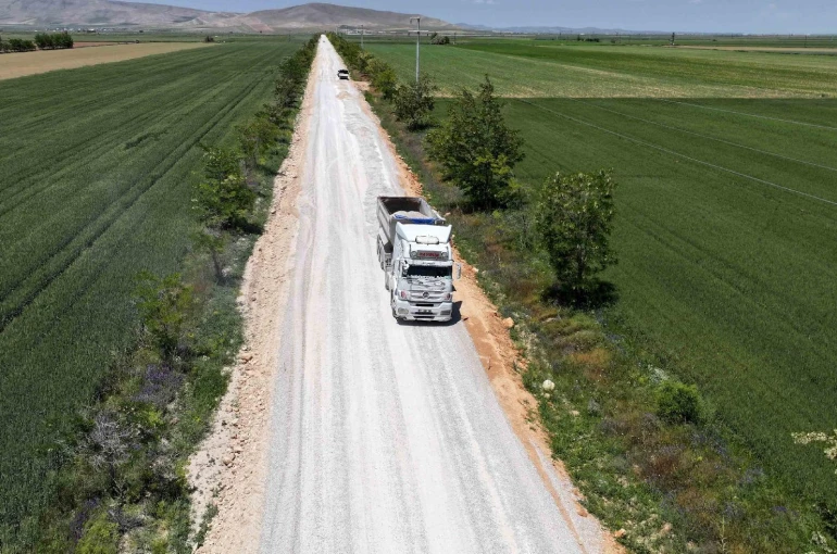 Karatay’da şehir merkezine uzak mahallelerde ulaşım ağı güçleniyor