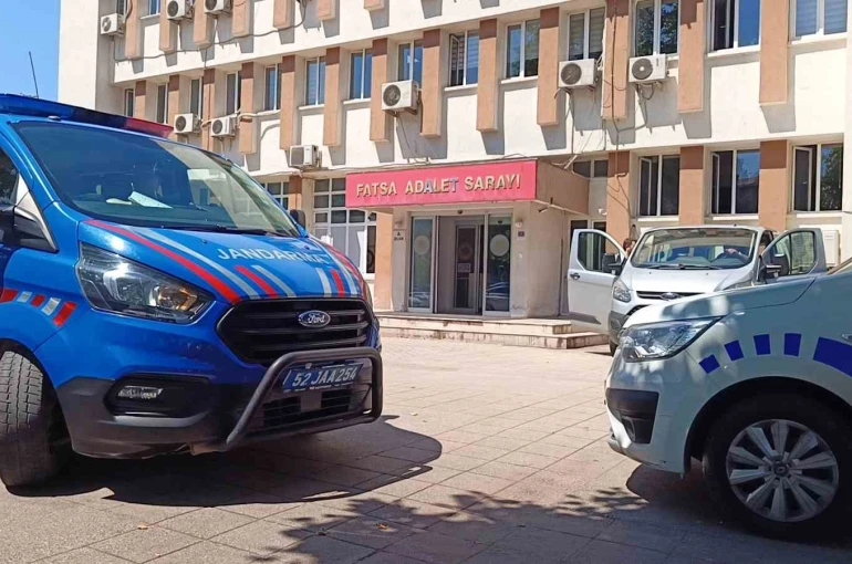 Kardeş katliamında zanlı adliyede: Arka kapıdan çıkarıldı