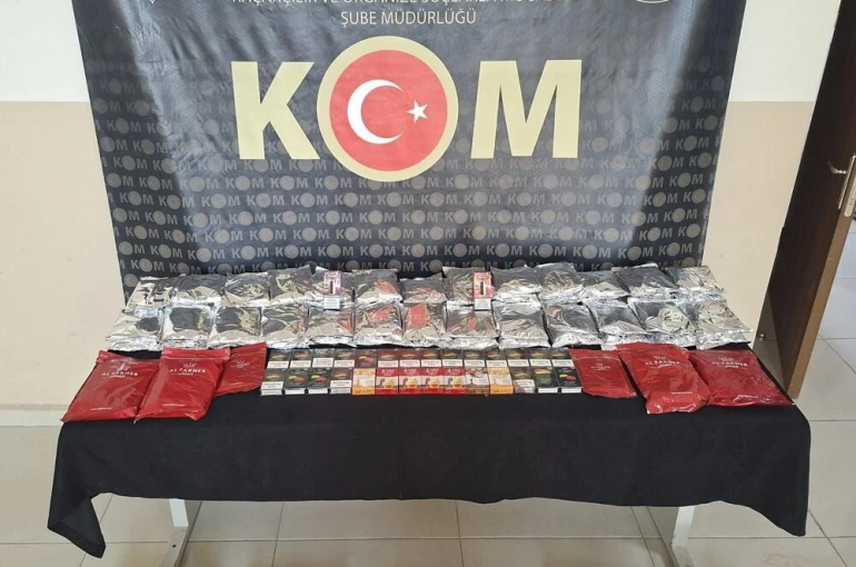 Kargo paketinden 61 kilo kaçak nargile tütünü çıktı