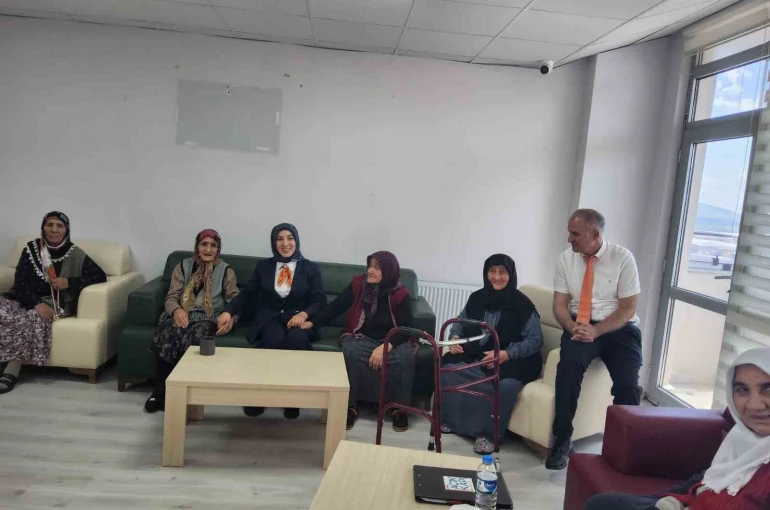 Kars Açık Kapı’dan huzurevi sakinlerine anlamlı ziyaret