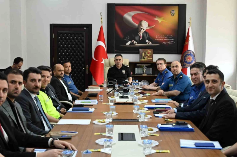 Kars Emniyet Müdürlüğü’nde Güvenlik ve Koordinasyon Toplantısı