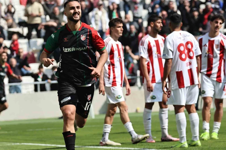 Karşıyaka, Ömer Faruk’la sözleşme uzatmak için görüşüyor