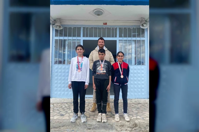 Karslı öğrencilerden Türkiye Finallerinde büyük başarı