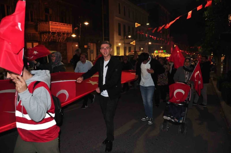 Karslılar 15 Temmuz’da tek yürek oldu: Binlerce vatandaş meydanları doldurdu, birlik ve beraberlik mesajı verildi