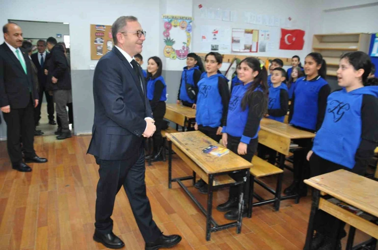 Kars’ta 56 bin 651 öğrenci karne sevinci yaşadı